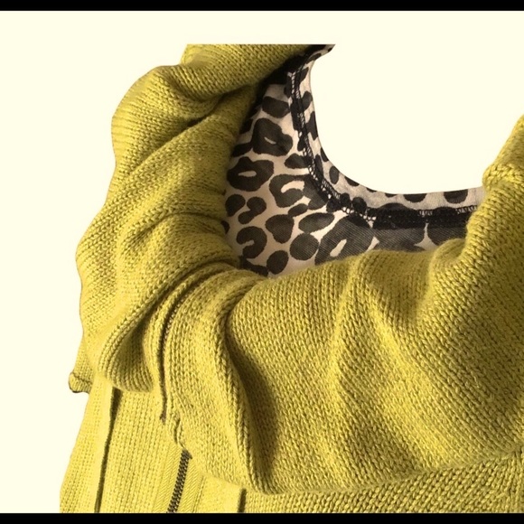 Fever Sweater - Picture 8 of 8